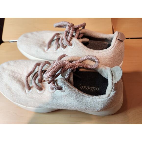 Allbirds Women’s Wool Runners, Beige, Size 7, Sustainable Comfort, oatmeal color - Picture 3 of 5